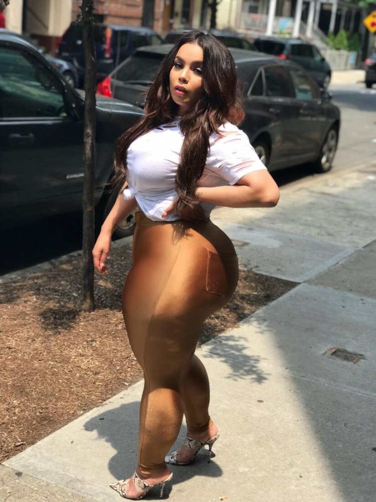 Anastasia Vinogradova plus saz