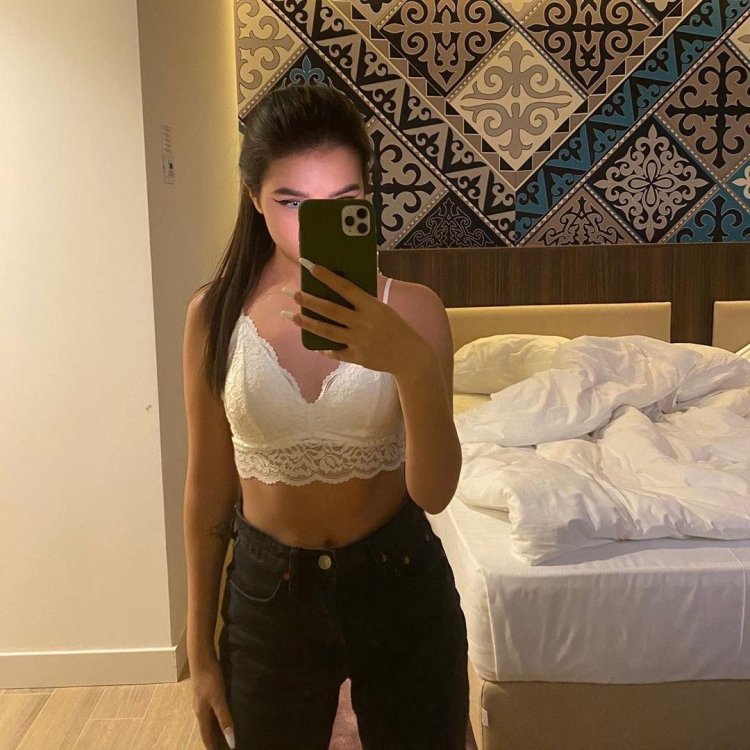 Amina Tenderlibai Plovy