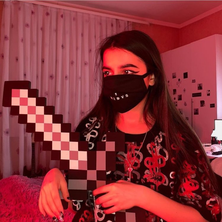 Amin Tenderlibai in Mask