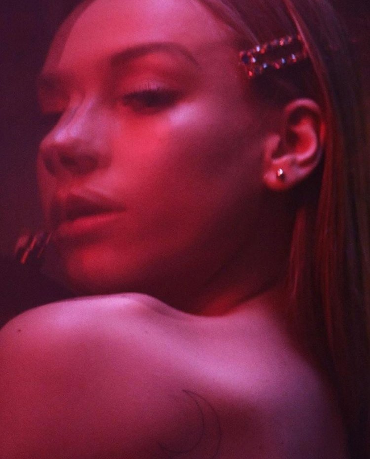 Esther Exposito in the club