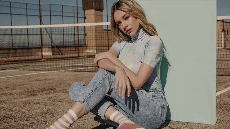 Esther exposito 2022