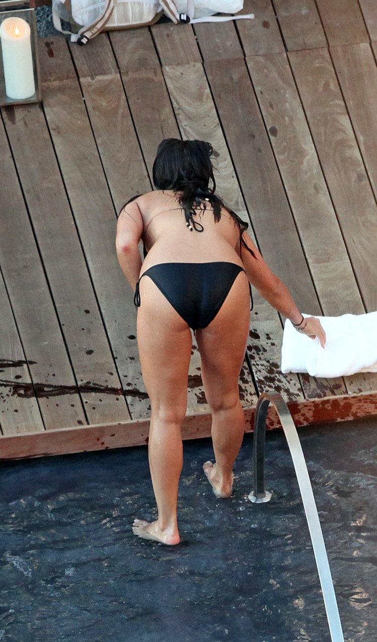 Jamie-Lynn Sigler Bikini