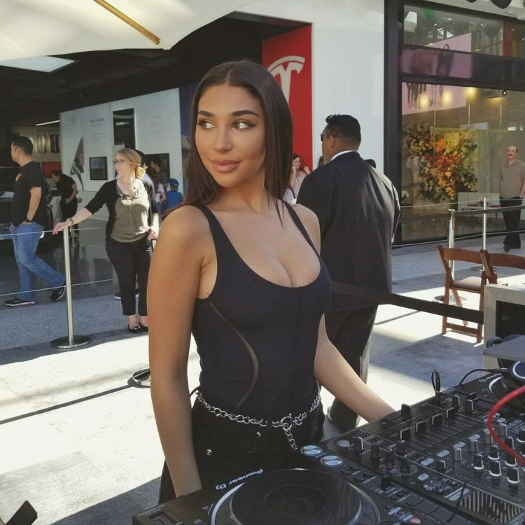 Chantel Jeffries Hot