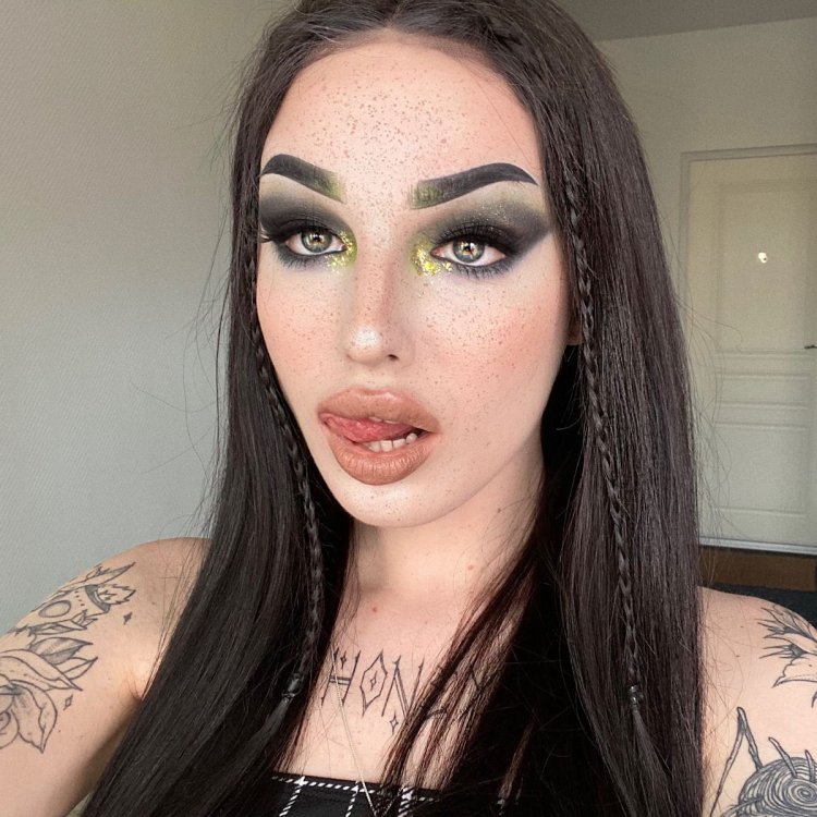 Julia Milligan Trans