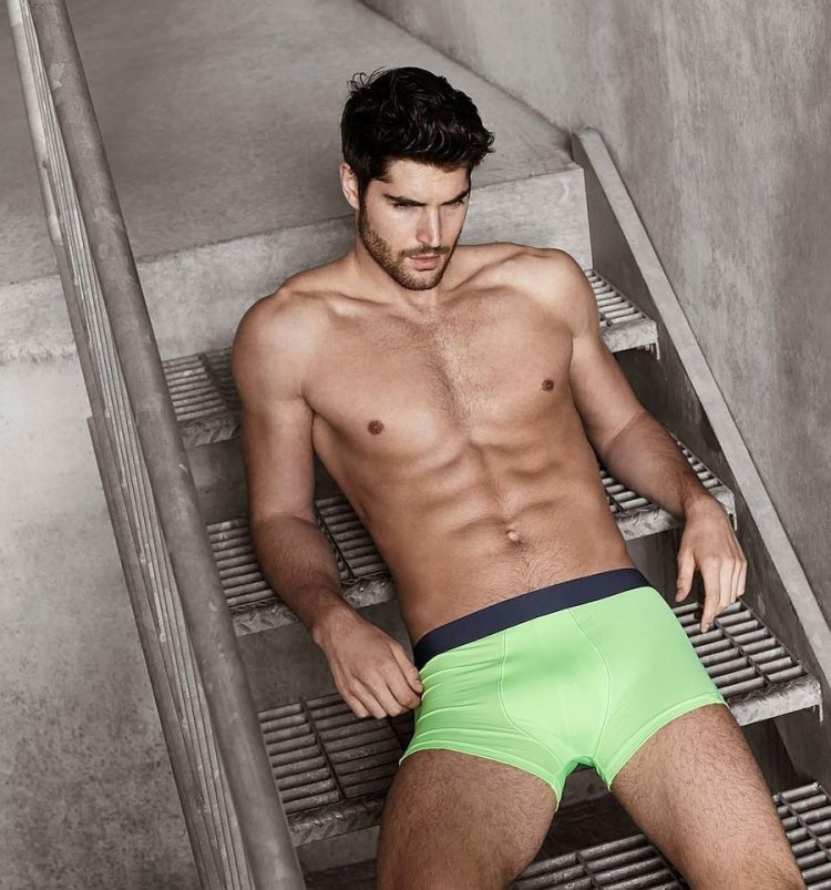 Nick Baitman w trusah