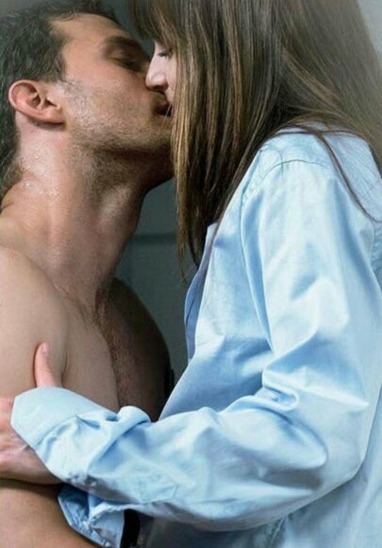 50 shades of gray kiss