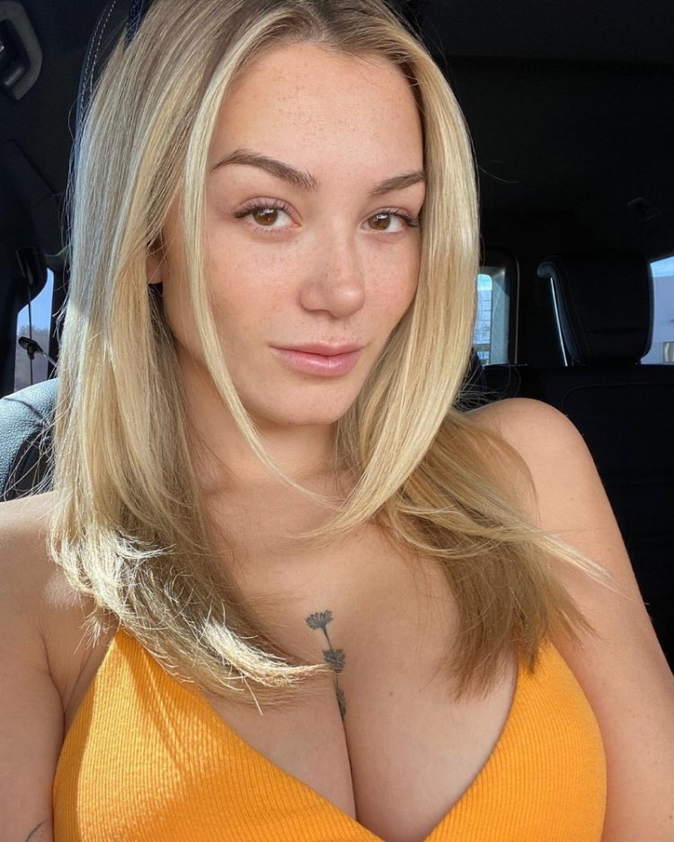 Ebigail Mack and Mia Malkova