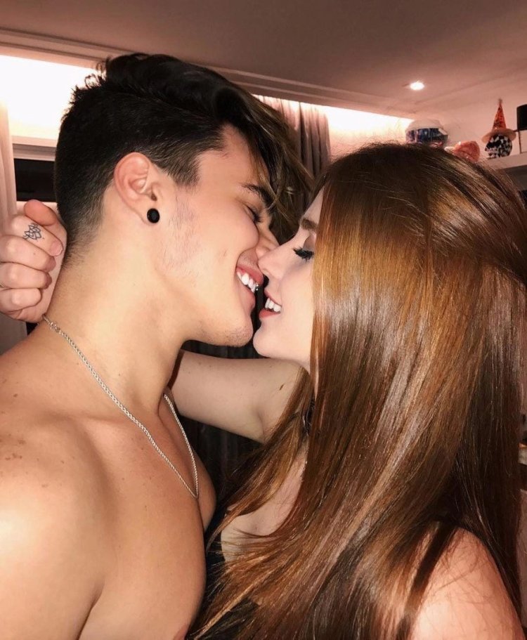 Niletto photo shoot with a girl