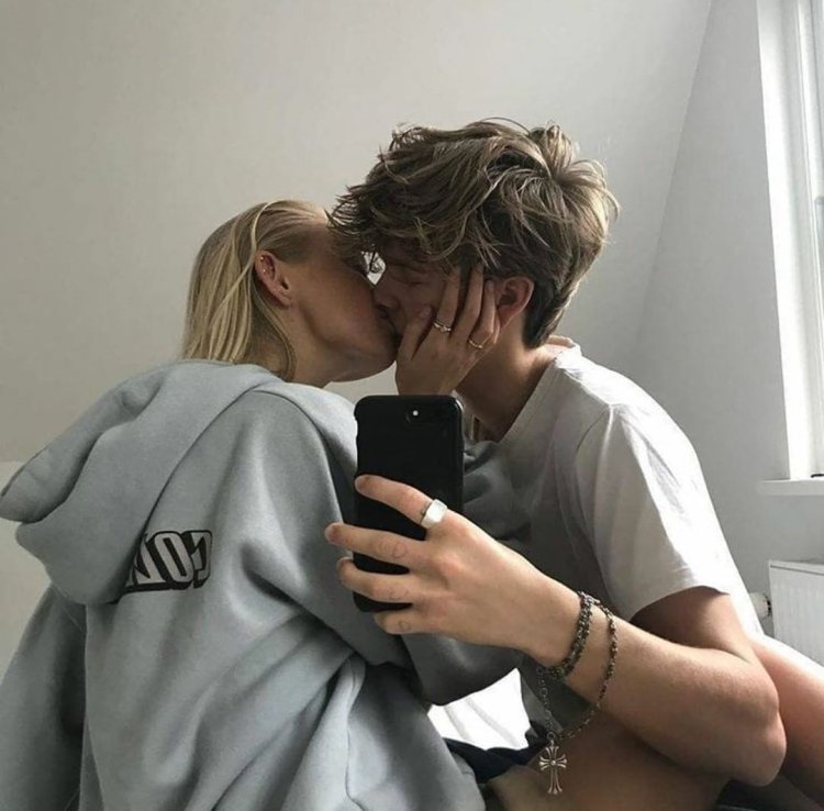 Aesthetics of a couple of adolescents