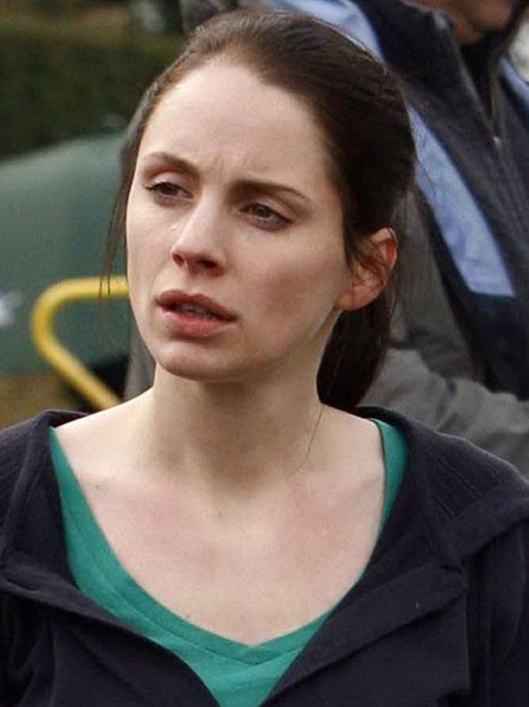 Laura Fraser is young