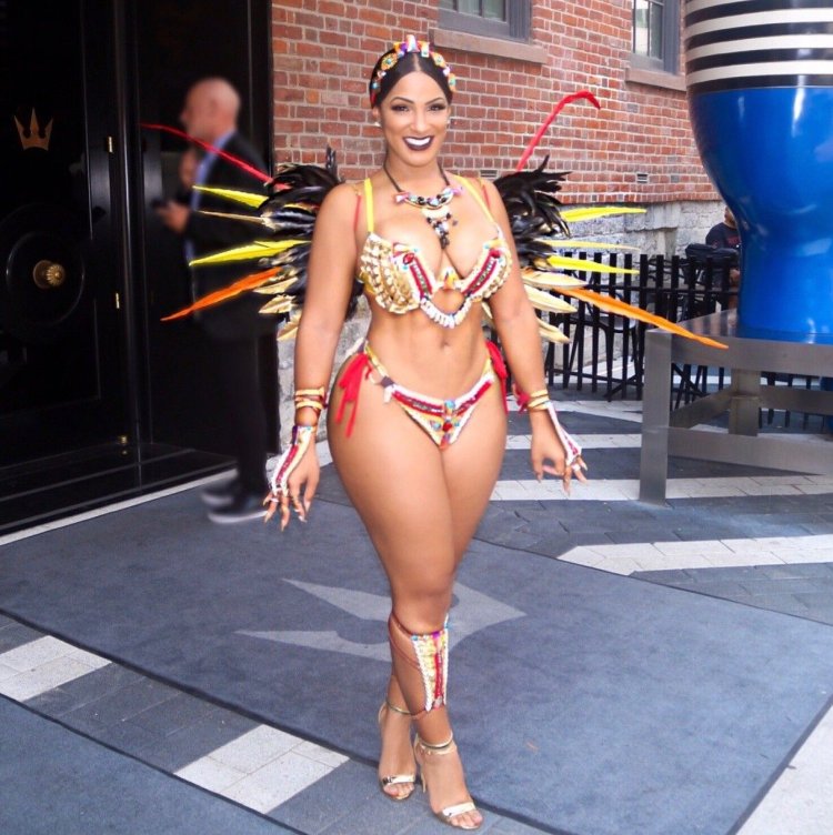 Jenny Lover in bikini