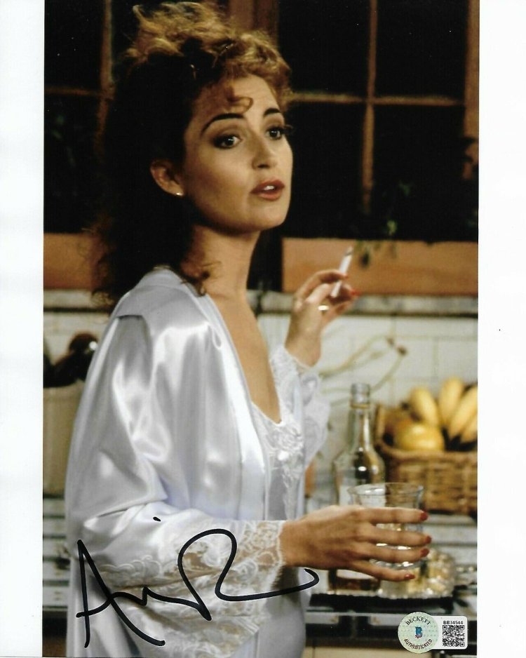 Actress Annie Potts 1984