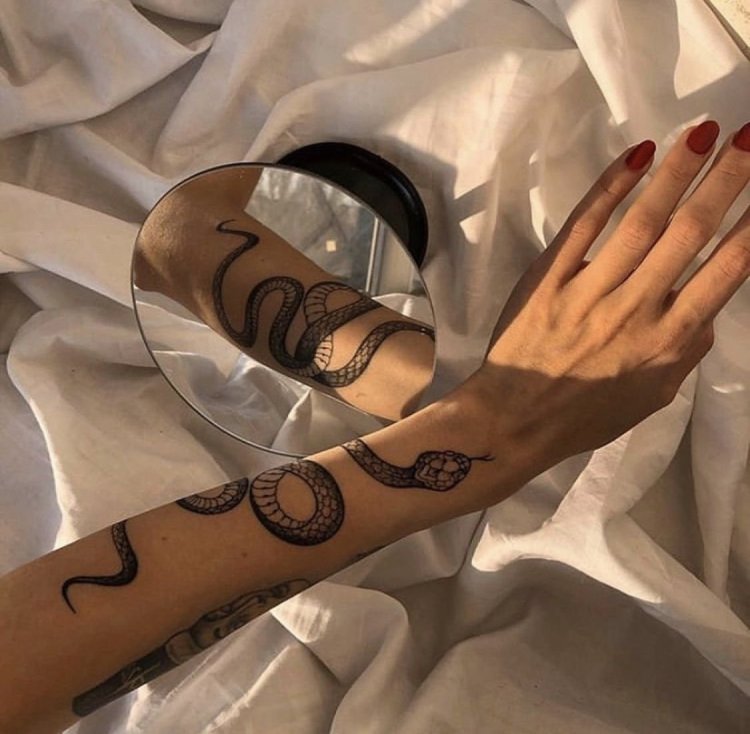 Aesthetic tattoo on hand