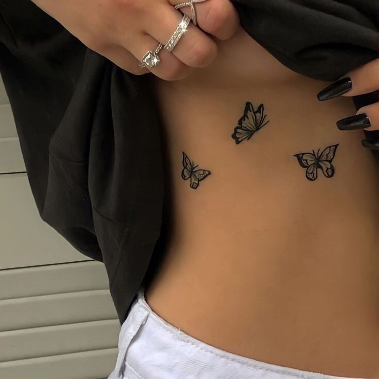 Tattoo on the ribs