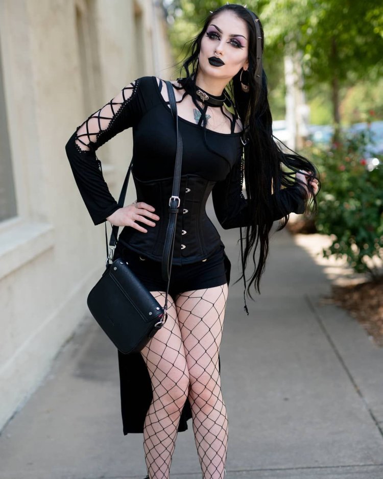 Dayana Melgares Crunk Gothic clothing