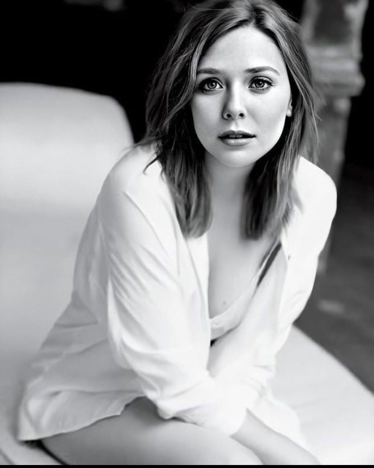 Elizabeth Olsen Hot