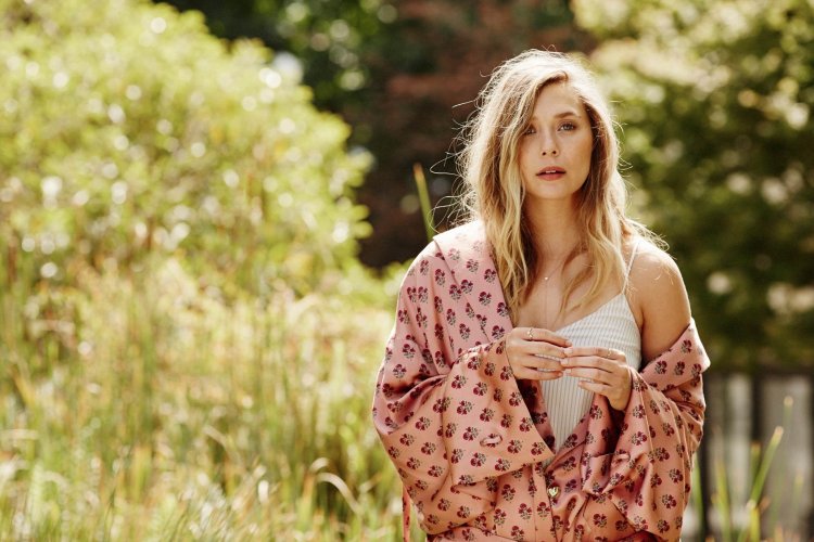 Elizabeth Olsen is hot