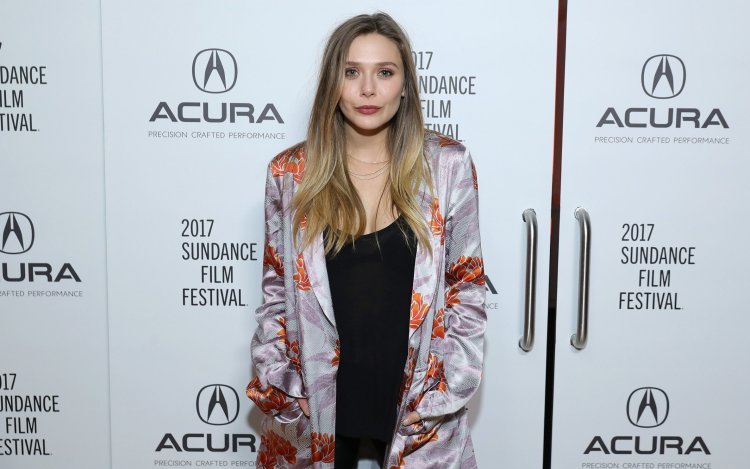 Elizabeth Olsen on the desktop