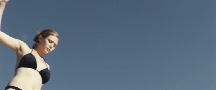 Elizabeth Olsen Martha