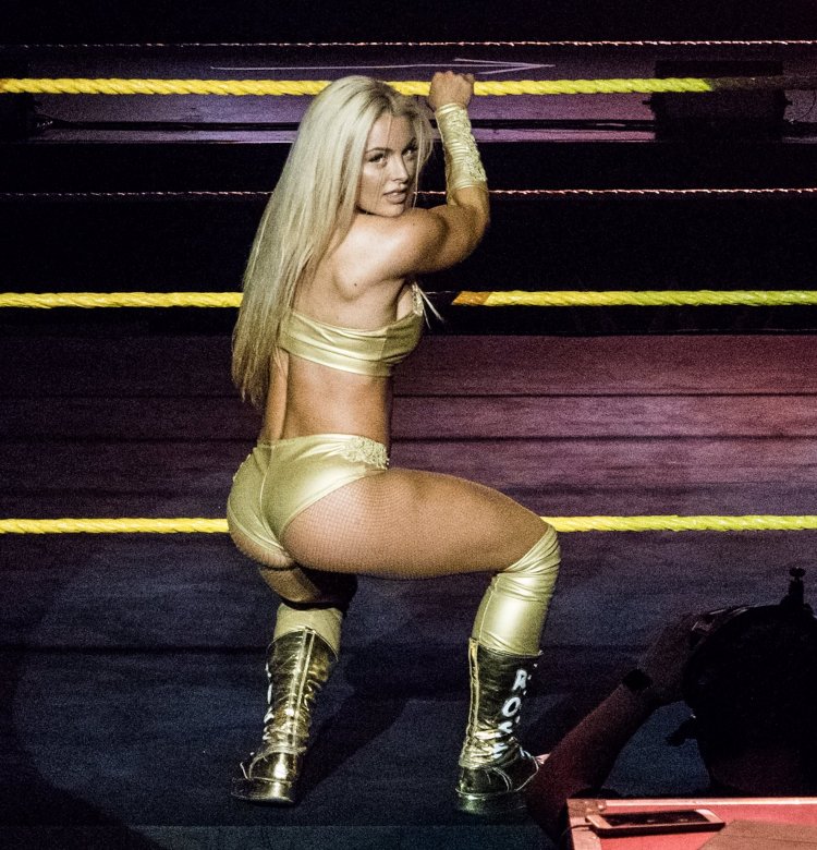 Mandy Rose WWE ROLING