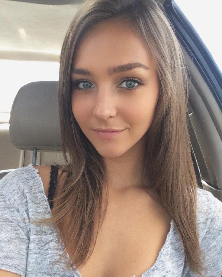 Rachel Cook Selfie