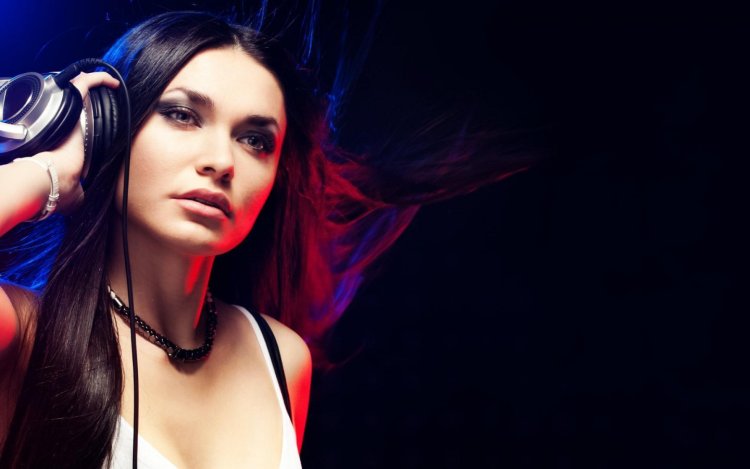 Beautiful girl DJ