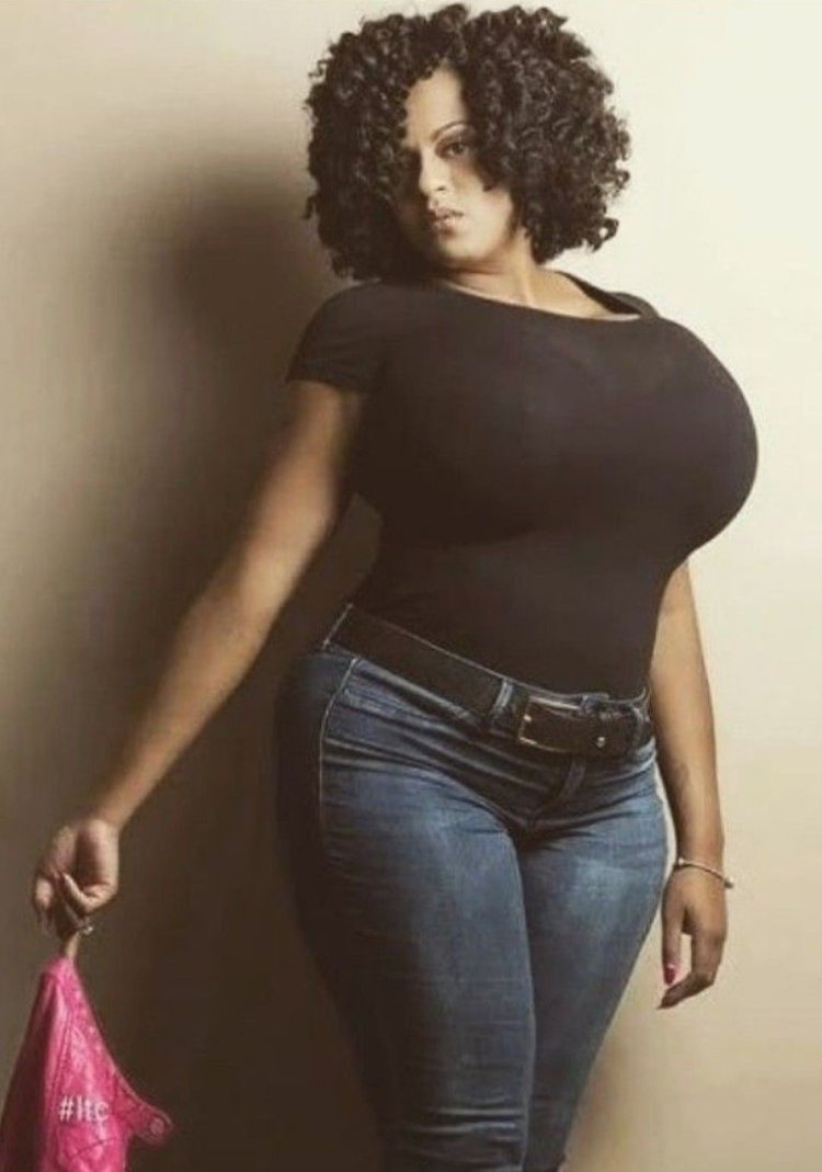 Model + Saiz Briana Francisco