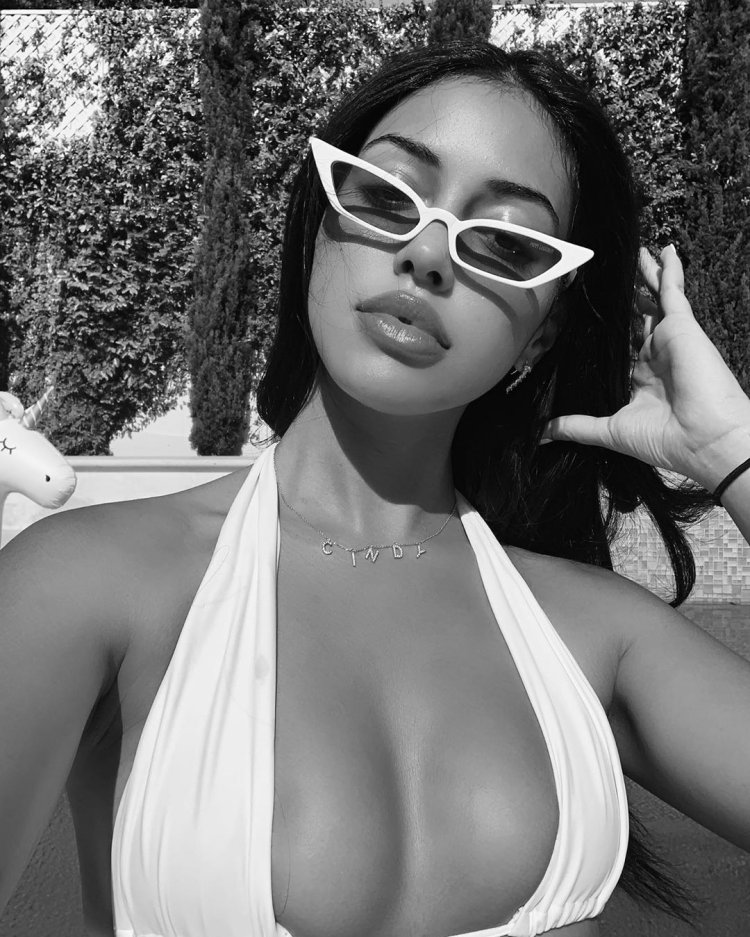 Hot girls with glasses