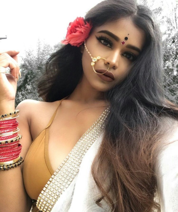 Girl Beautiful India Selfie