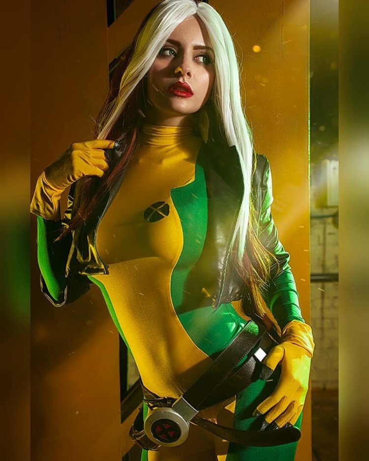 Venom costume cosplay