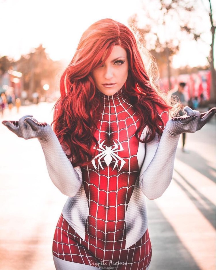 Marvel costume Miss Marvel