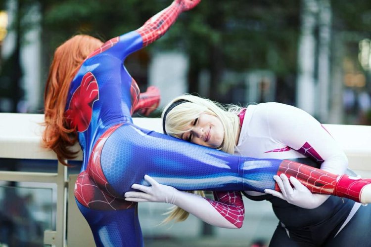 Captain Marvel Cosplay