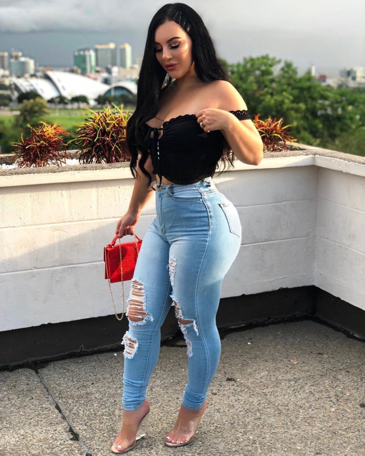 Anna Sugar (Anya Sugar)