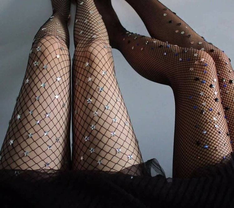 Photoset in pantyhose mesh