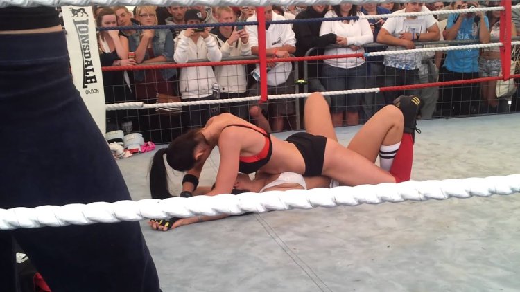 Girls in the bikini knockouts