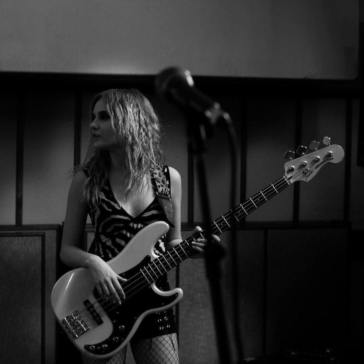 Victoria de Angelis, M. M