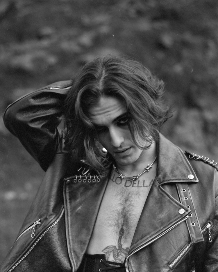 Soloist of the Mopenskin Damiano group