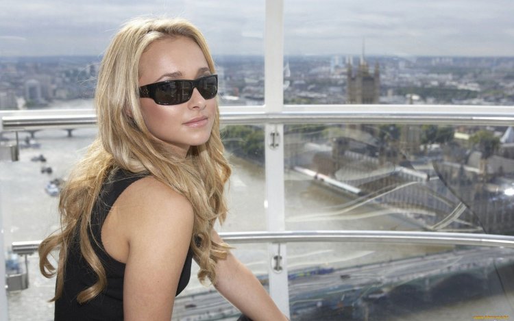 Hayden Panetteri Heroes