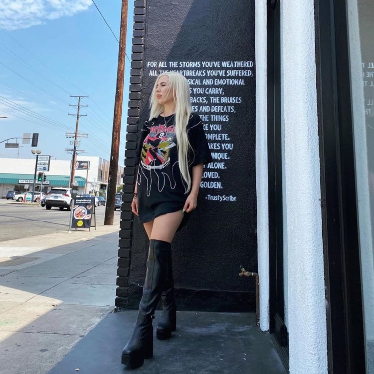 Ava Max photo 2022