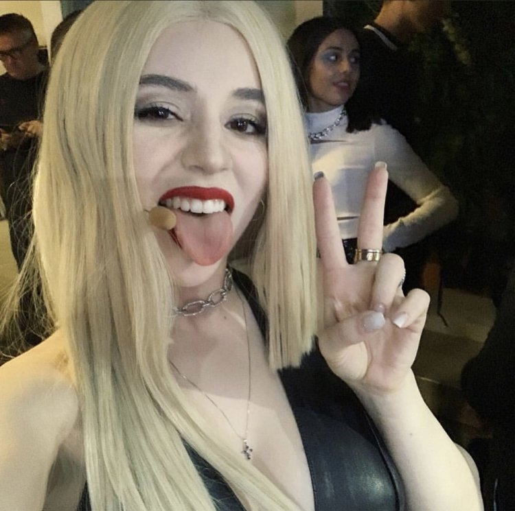 Fulls Ava Max