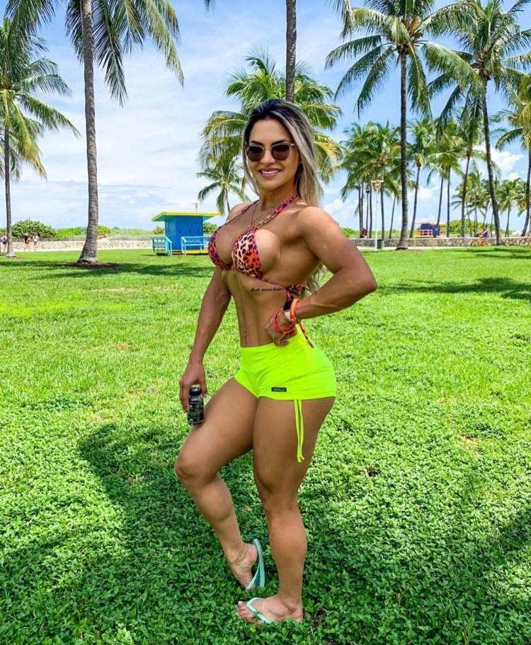 Brazilian model Aline Barreto