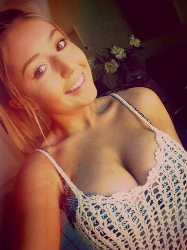 Selfies of girls with big breasts
