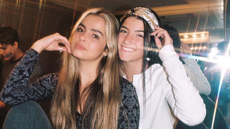 Charlie Damelio in jeans