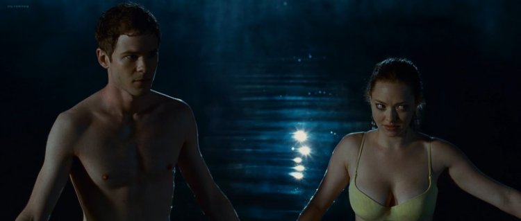 Amanda Seyfrid Solstice