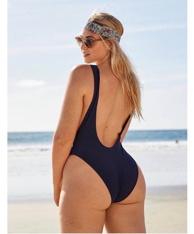 Iskra Lawrence plus saz