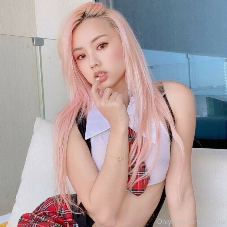 Vyvan Lee Streamsha