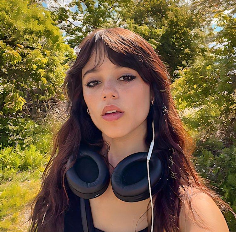 Jenna Ortega photo in a swimsuit