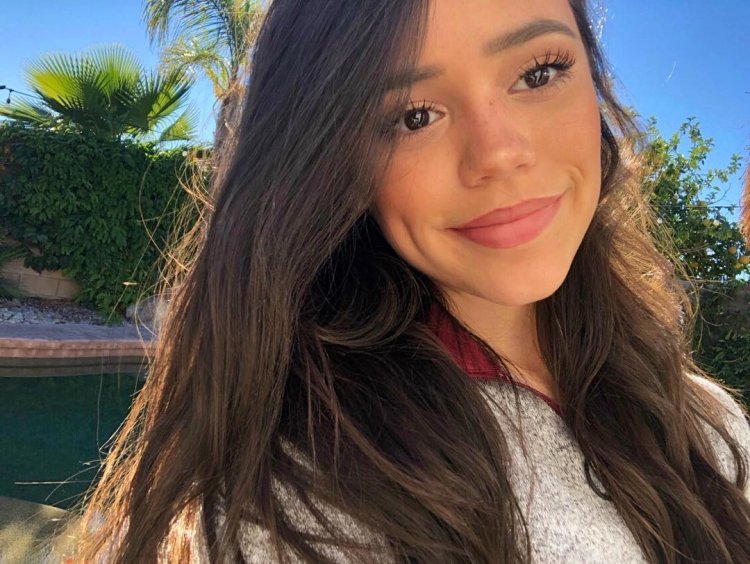 Jenna Ortega smiles