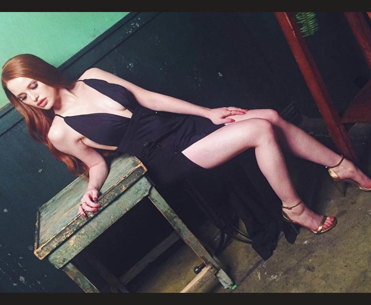 Madlin Petsh in a swimsuit