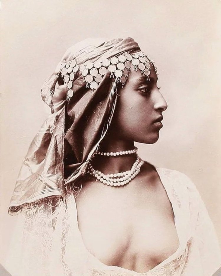 Women of North Africa 19th century Berberki